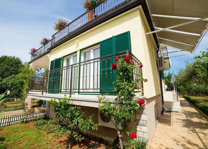 In Pore With Swimming Pool Σπίτι διακοπών Πόρετς