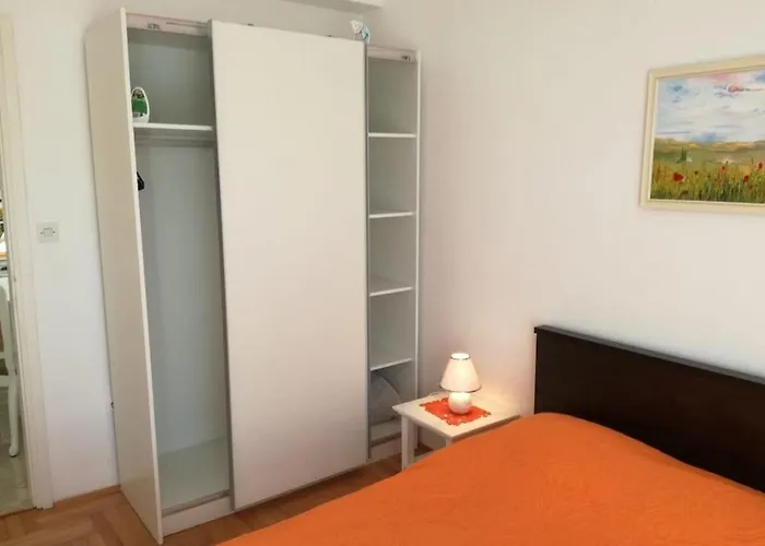 Σπίτι διακοπών In Pore With Swimming Pool