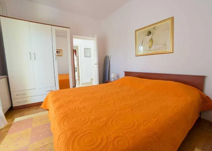 Σπίτι διακοπών In Pore With Swimming Pool